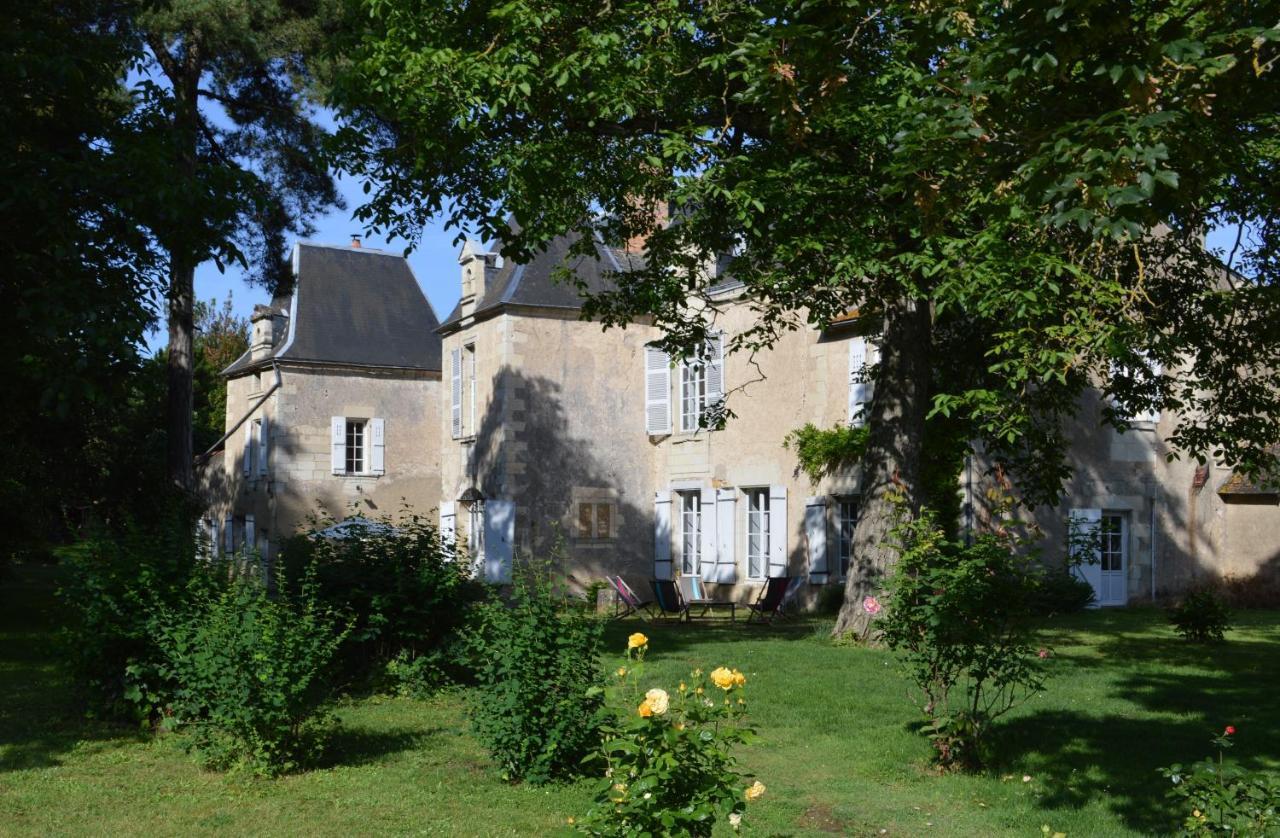 Manoir Du Bellay Bed & Breakfast มองทรอย-เบเลย์ ภายนอก รูปภาพ