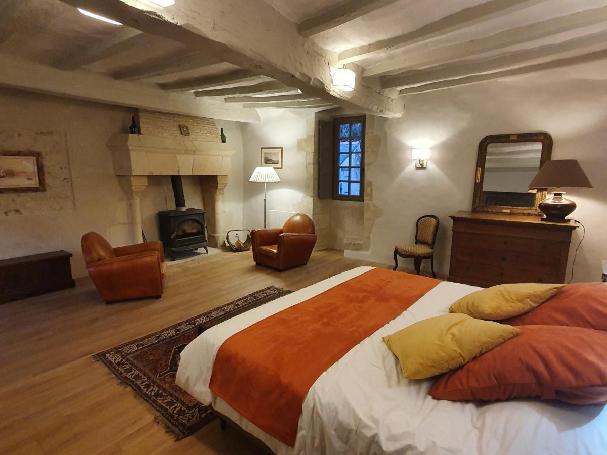 Manoir Du Bellay Bed & Breakfast มองทรอย-เบเลย์ ภายนอก รูปภาพ