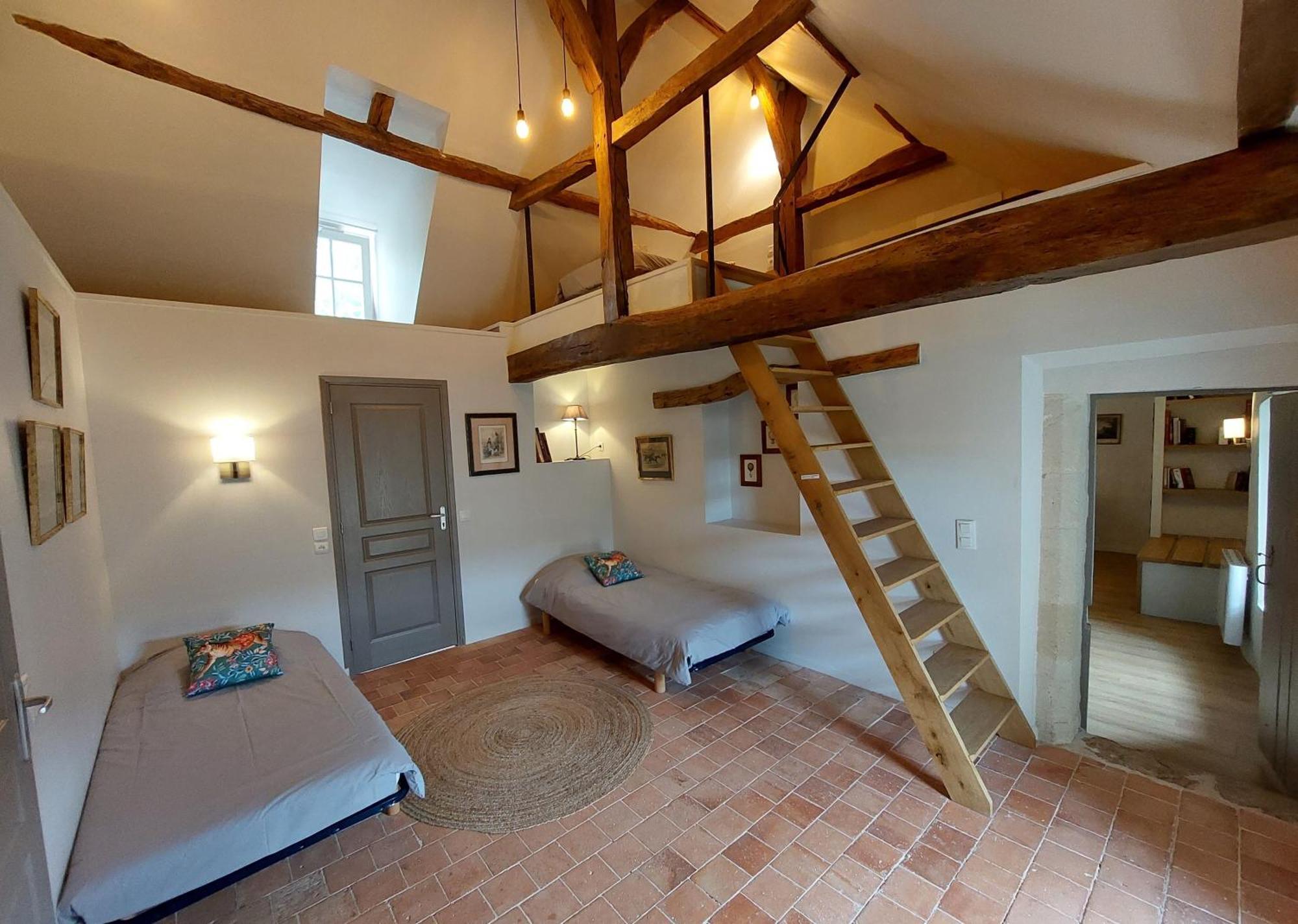 Manoir Du Bellay Bed & Breakfast มองทรอย-เบเลย์ ภายนอก รูปภาพ